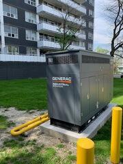 Lifting Large Industrial Generator That's Tipping Over, Toronto ON