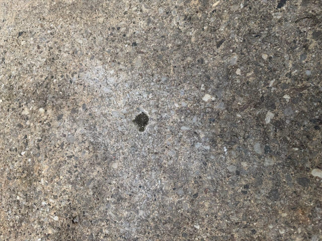 Polyurethane injection step 4: sealing holes and control joints